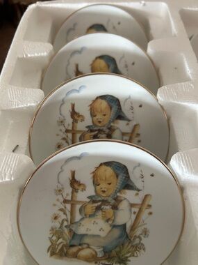 Vintage MJ Hummel Porcelain 16 Piece Mini Tea Set